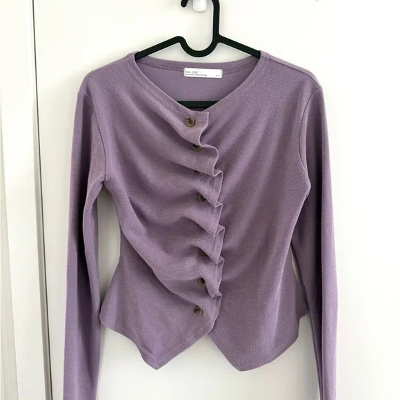 Oak and Fort Ruffled Button-Front Long Sleeve Top - Picture 2 of 3